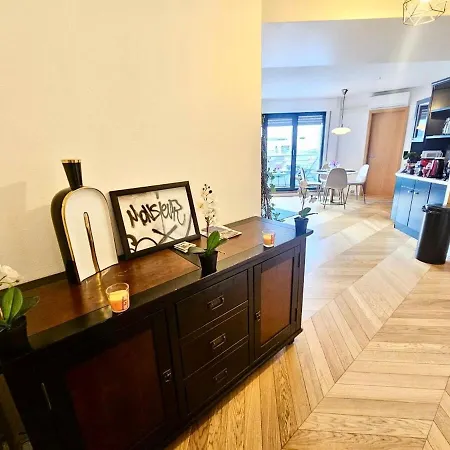 Convenient 1br With Terrace&parking Included Luxemburg