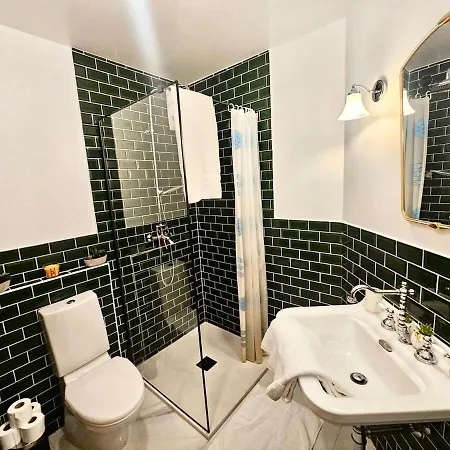 Convenient 1br With Terrace&parking Included Apartment
